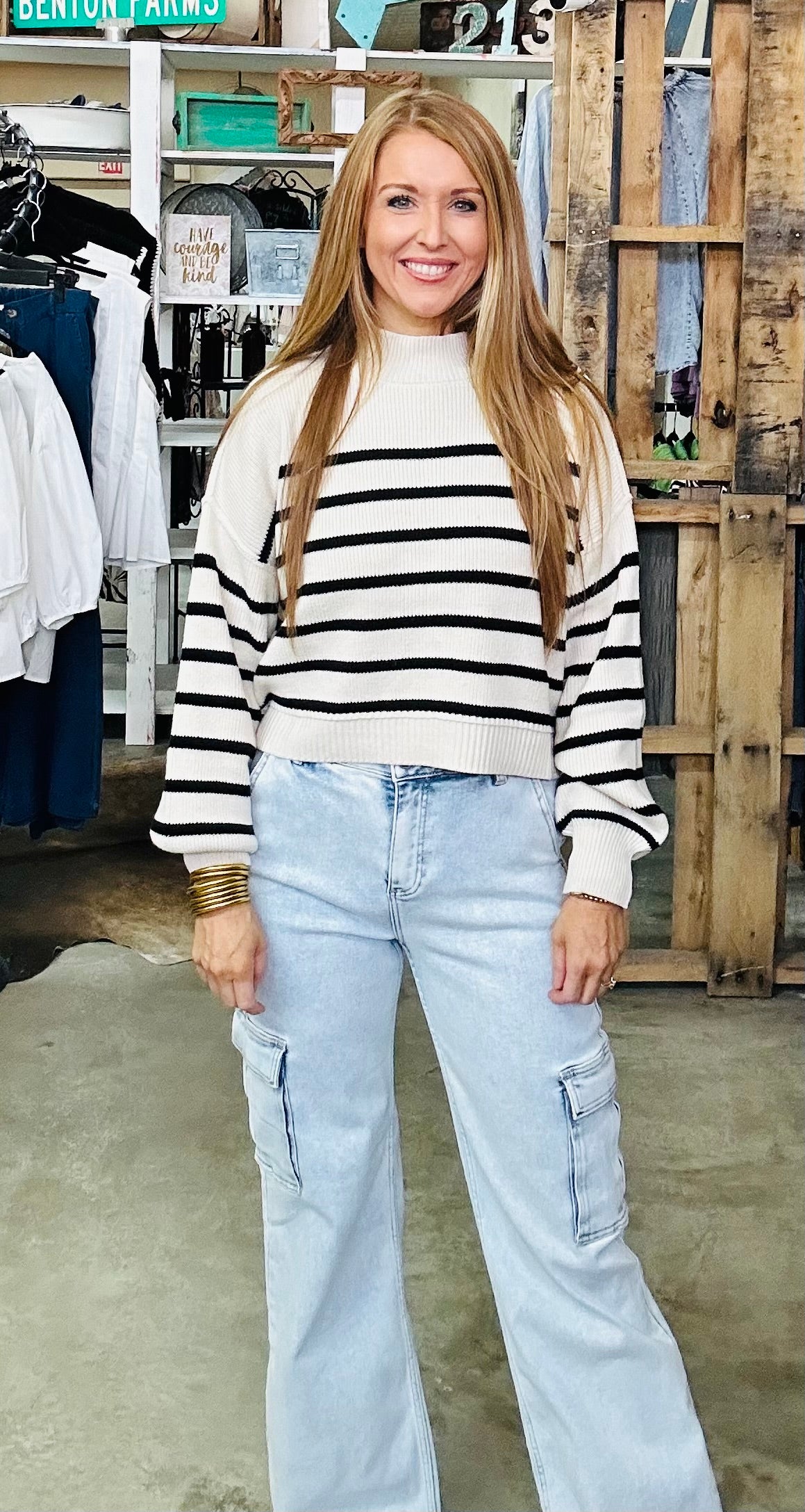 High Rise-Wide Cargo Jeans