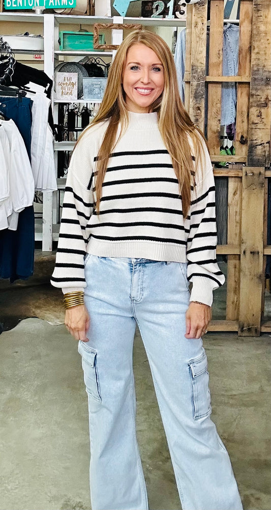 High Rise-Wide Cargo Jeans